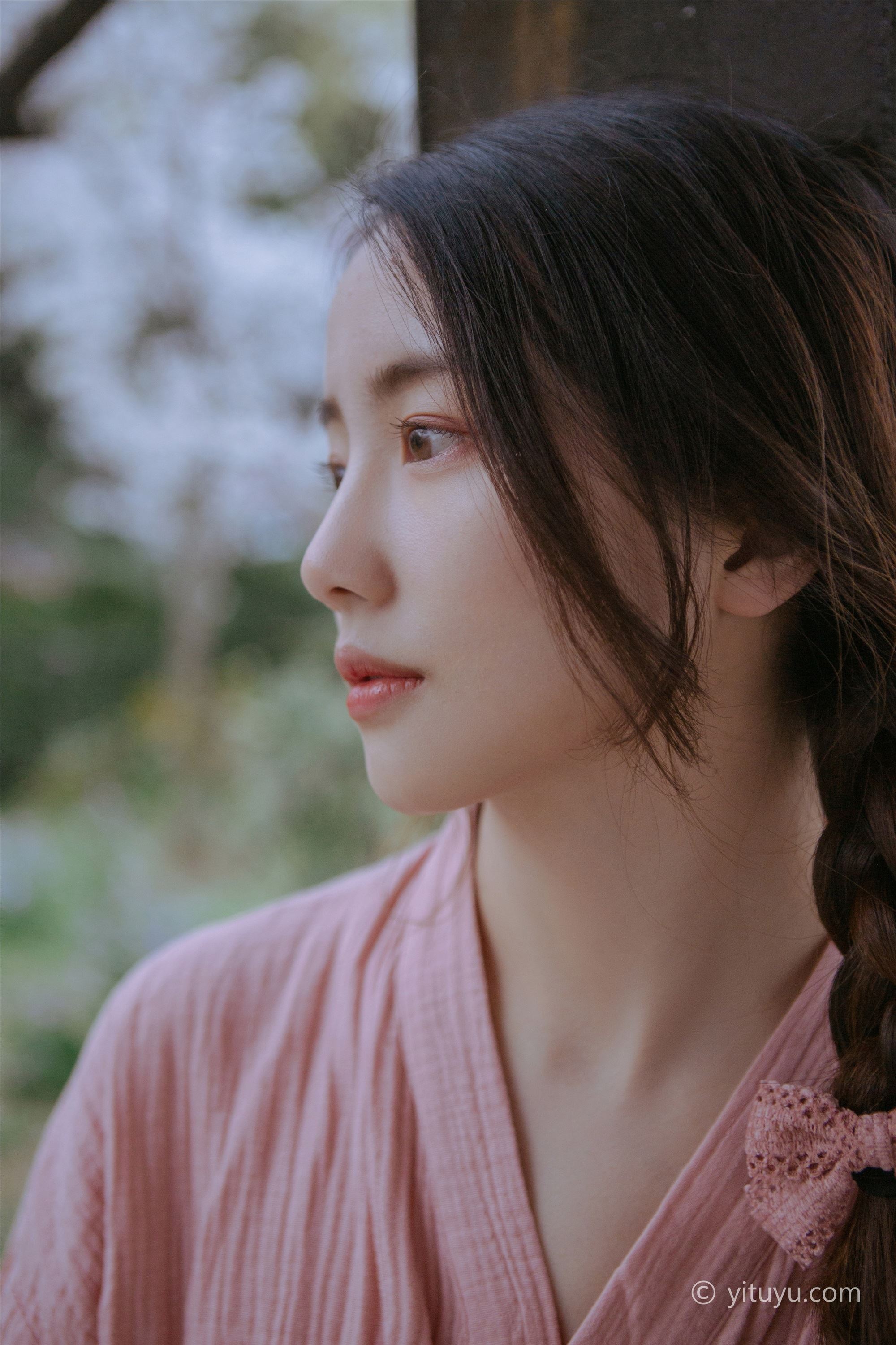 YITUYU艺图语  2021.05.19 起风渐暖，樱花将灿 一只小四月